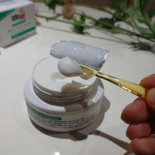 세바메드 우레아 수분폭탄크림 50ml — 4점을 준 리뷰어가 2019년 12월 올린 사용 사진