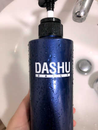 다슈코리아 다슈 데일리 한방 두피 골드 샴푸 500ml — 4.5점을 준 리뷰어가 2018년 12월 올린 사용 사진