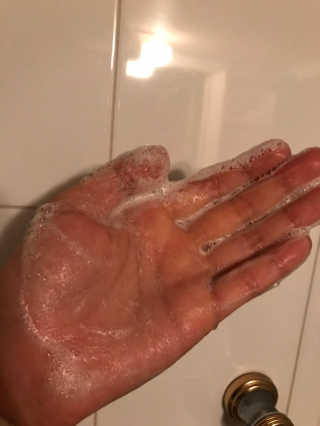 셀리본 하수오 내츄럴 프리벤션 탈모관리 샴푸 300ml — 5점을 준 리뷰어가 2019년 11월 올린 사용 사진