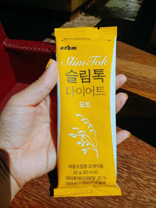 [이롬] 슬림톡 다이어트（오트or깔라만시 랜덤1종） — 3.33점을 준 리뷰어가 2019년 5월 올린 사용 사진