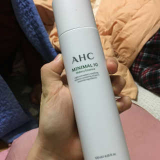 AHC 에이 에이치 씨 미니멀 10 워터리 에센스 — 5점을 준 리뷰어가 2018년 12월 올린 사용 사진