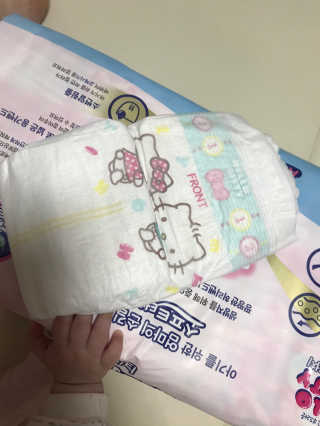 부드러운 헬로키티 기저귀 테이프형 — 4점을 준 리뷰어가 2020년 3월 올린 사용 사진
