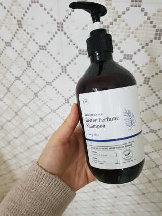 달리프 베러 퍼퓸 샴푸 1000ml 레이니데이 or 일랑로즈 — 5점을 준 리뷰어가 2020년 1월 올린 사용 사진