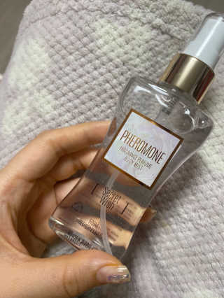 레드컨테이너 페로몬향 퍼퓸 바디미스트 80ml — 5점을 준 리뷰어가 2020년 1월 올린 사용 사진