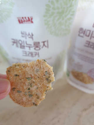 BASSAK 바삭 유기농 현미 누룽지 크래커 3종 — 4점을 준 리뷰어가 2019년 10월 올린 사용 사진