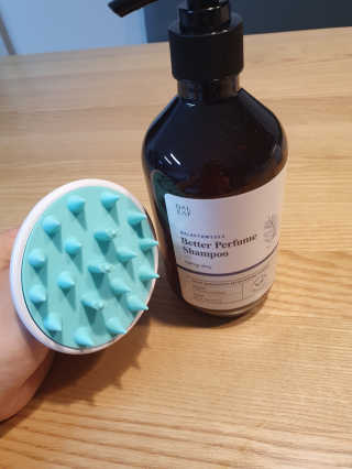 달리프 베러 퍼퓸 샴푸 1000ml 레이니데이 or 일랑로즈 — 5점을 준 리뷰어가 2020년 2월 올린 사용 사진