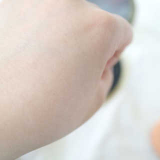 브이티 코스메틱 VT 리얼 콜라겐 팩트 — 3.67점을 준 리뷰어가 2017년 4월 올린 사용 사진