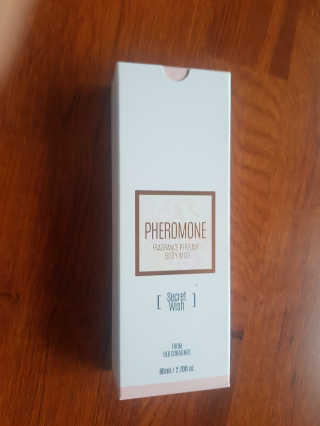 레드컨테이너 페로몬향 퍼퓸 바디미스트 80ml — 4.5점을 준 리뷰어가 2020년 2월 올린 사용 사진