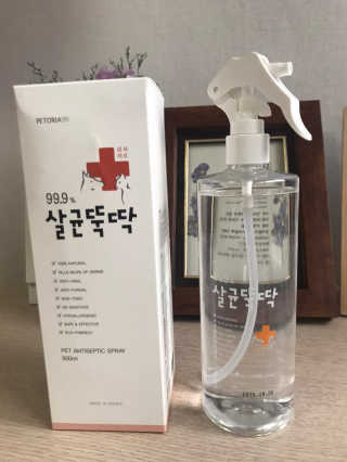 [펫토리아]살균뚝딱 강아지 고양이 살균소독제 탈취제 — 4.5점을 준 리뷰어가 2020년 3월 올린 사용 사진
