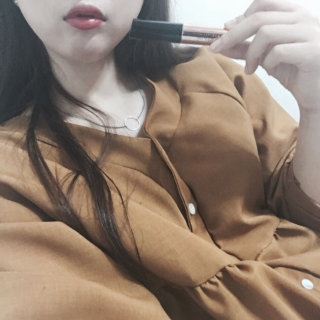 홀리카 홀리카 2016 F/W 리미티드 프로:뷰티 에나멜 볼립틴트 — 4점을 준 리뷰어가 2016년 9월 올린 사용 사진