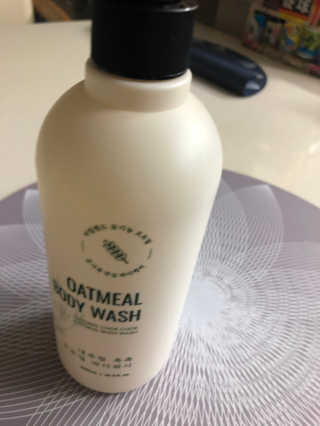 (주)에네스티 내추럴 촉촉  오트밀 바디워시 500ml — 5점을 준 리뷰어가 2019년 8월 올린 사용 사진