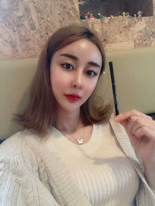우드버리 1.5mm 스키니 젤 아이라이너 — 4.5점을 준 리뷰어가 2019년 5월 올린 사용 사진