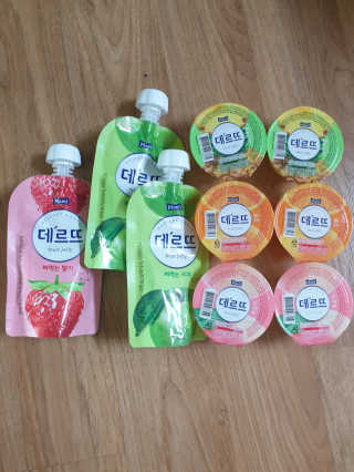 데르뜨 떠먹는 과일 3종, 짜먹는 과일 2종 총 10개 체험 — 5점을 준 리뷰어가 2020년 3월 올린 사용 사진