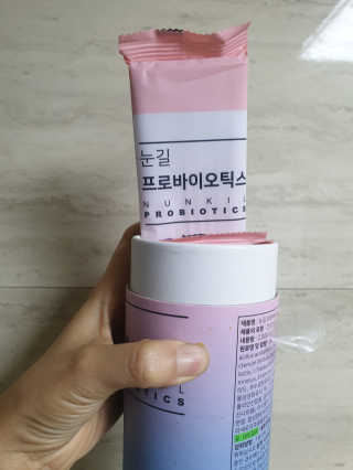 눈길 프로바이오틱스 눈길 콜라겐 프로바이오틱스 — 1점을 준 리뷰어가 2019년 11월 올린 사용 사진