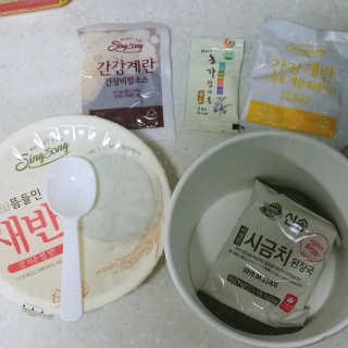 신송식품 신송 새반컵밥 4종 — 4.17점을 준 리뷰어가 2018년 7월 올린 사용 사진