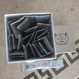 [하우투잇] 뤼에르 쿠르브 블랙 10ml x 30포 총 300ml — 5점을 준 리뷰어가 2020년 3월 올린 사용 사진