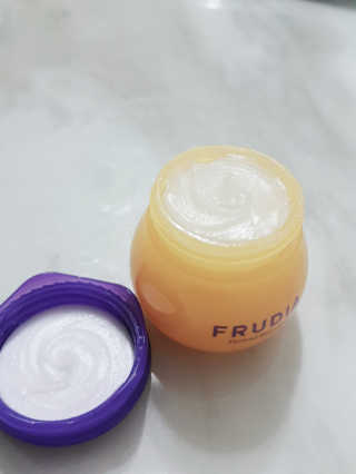 [후르디아] 블루베리 과즙 듬뿍 꿀과즙립밤 3개 세트 — 5점을 준 리뷰어가 2019년 11월 올린 사용 사진
