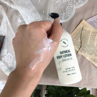 (주)에네스티 내추럴 촉촉  오트밀 바디로션 500ml — 5점을 준 리뷰어가 2019년 12월 올린 사용 사진