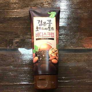 정글트리 검은콩 호두 아몬드 바디스크럽 — 5점을 준 리뷰어가 2018년 3월 올린 사용 사진