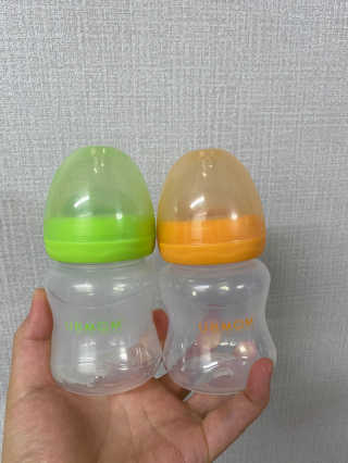 유비맘 신생아젖병 120ml 트리플팩_ 젖꼭지 포함 — 4점을 준 리뷰어가 2020년 2월 올린 사용 사진