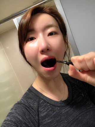 the naked object 디블랙팩치약 디블랙칫솔 세트 — 4점을 준 리뷰어가 2019년 1월 올린 사용 사진