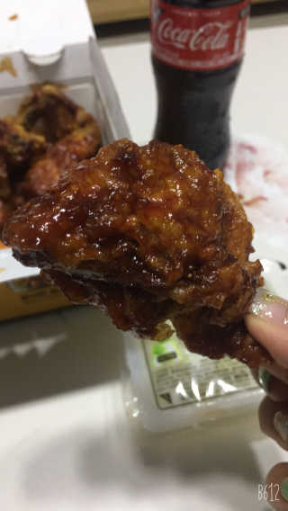 [치킨마루]-  빠사칸레드 + 콜라 500ml — 4.5점을 준 리뷰어가 2019년 5월 올린 사용 사진