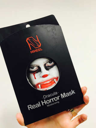 하이힐 리얼 호러마스크팩, HiHEEL REAL HORROR MASKPACK 하이힐 리얼 호러마스크팩-드라큐라 — 3.5점을 준 리뷰어가 2016년 12월 올린 사용 사진