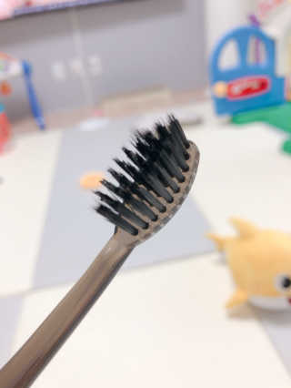 the naked object 디블랙팩치약 디블랙칫솔 세트 — 2.5점을 준 리뷰어가 2019년 3월 올린 사용 사진