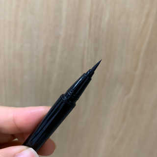 (주)에네스티 리얼이지 아이라이너 2종 — 1점을 준 리뷰어가 2019년 9월 올린 사용 사진