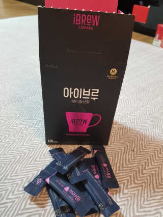 한국맥널티 아이브루 헤이즐넛향 100T — 5점을 준 리뷰어가 2019년 11월 올린 사용 사진