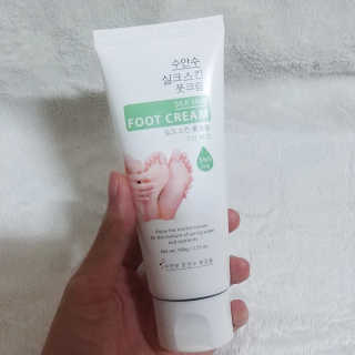(주)에네스티 에네스티 수안수 실크스킨 풋크림 1+1 — 5점을 준 리뷰어가 2019년 9월 올린 사용 사진
