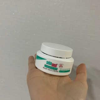 세바메드 우레아 수분폭탄크림 50ml — 2점을 준 리뷰어가 2019년 12월 올린 사용 사진