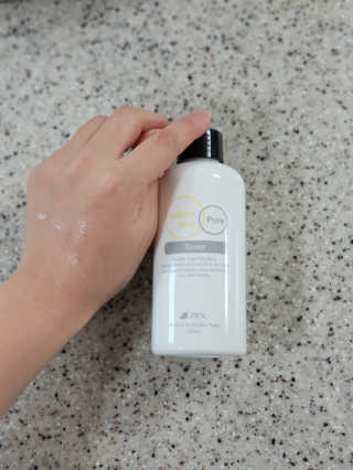 이솔화장품 이솔 세범 리스 포어 토너 200ml — 4점을 준 리뷰어가 2018년 8월 올린 사용 사진