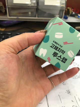 솔테라피 씹는 고체치약 투스탭 스파클레몬 6정 x 5박스 — 3점을 준 리뷰어가 2019년 6월 올린 사용 사진
