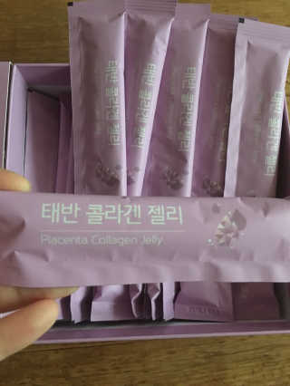 네츄럴굿띵스 태반 콜라겐 젤리 15포 — 5점을 준 리뷰어가 2018년 11월 올린 사용 사진