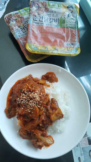 뜰아채유통 춘천닭갈비덮밥소스와 머쉬마루 버섯 — 4.83점을 준 리뷰어가 2018년 10월 올린 사용 사진
