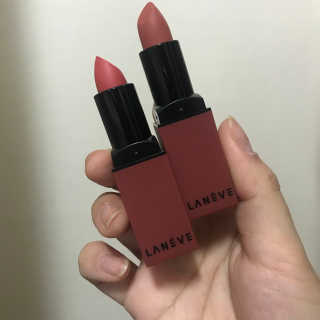 라네베 로즈 벨벳 립스틱 — 5점을 준 리뷰어가 2018년 2월 올린 사용 사진