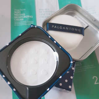 수피요 통동 팔공검 NO SEBUM POWDER PACT — 2.83점을 준 리뷰어가 2018년 6월 올린 사용 사진