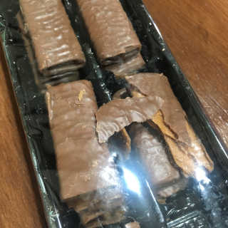 맥심드파리 18레이스크레페 위드 밀크초콜릿 — 3점을 준 리뷰어가 2018년 9월 올린 사용 사진