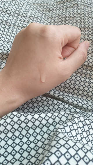 [스킨큐어] 산다화 비타민C 화이트닝 에센스 30ml — 5점을 준 리뷰어가 2019년 7월 올린 사용 사진