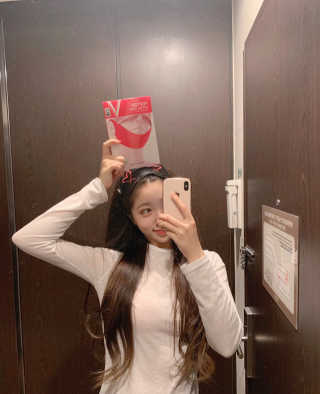스케덤 펩타이드 리프팅밴드 — 5점을 준 리뷰어가 2019년 7월 올린 사용 사진