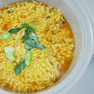 라면 그대로가 제일 맛있는 더엄마라면 — 5점을 준 리뷰어가 2019년 9월 올린 사용 사진