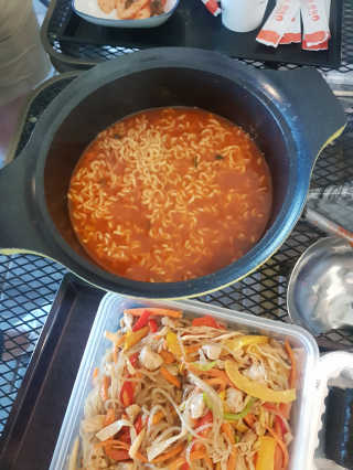 라면 그대로가 제일 맛있는 더엄마라면 — 5점을 준 리뷰어가 2019년 9월 올린 사용 사진