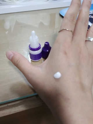 프리[더메디코템] 일루미네이팅 화이트 셀 앰플 — 4점을 준 리뷰어가 2018년 9월 올린 사용 사진
