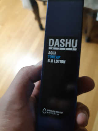 다슈코리아 다슈 맨즈 톤 업 비비로션 40ml — 4.67점을 준 리뷰어가 2018년 6월 올린 사용 사진