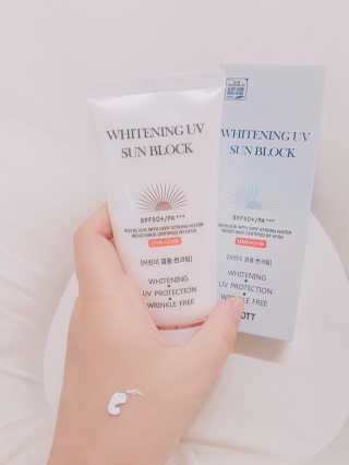 지고트 화이트닝 유브이 썬블럭 크림 70ml,1+1 — 5점을 준 리뷰어가 2019년 5월 올린 사용 사진