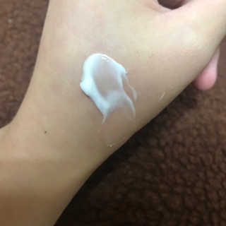 아미니 울트라 시어버터 바디크림 — 4점을 준 리뷰어가 2018년 12월 올린 사용 사진