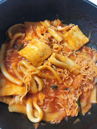 두번째 국떡 국가대표 떡볶이 1팩 + 영미칩 2봉 증정 — 5점을 준 리뷰어가 2019년 2월 올린 사용 사진