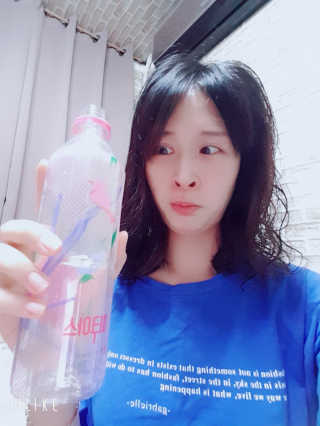 아쿠아스 플레이버워터 [아쿠아스] 복숭아 플레이버워터 1BOX 20개입 — 5점을 준 리뷰어가 2020년 3월 올린 사용 사진