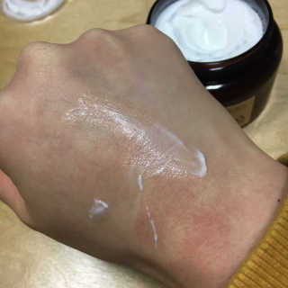 아미니 울트라 시어버터 바디크림 — 4점을 준 리뷰어가 2019년 1월 올린 사용 사진